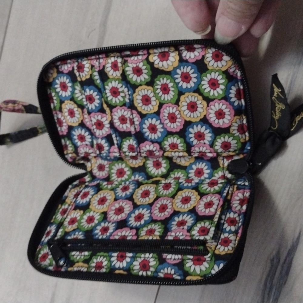 Vera Bradley Wristlet Wallet retired - Picture 3 of 5